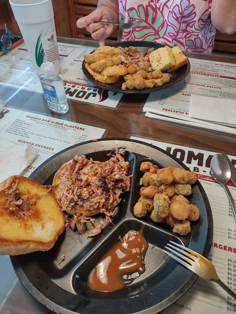 Pulled Pork Sandwich Platter